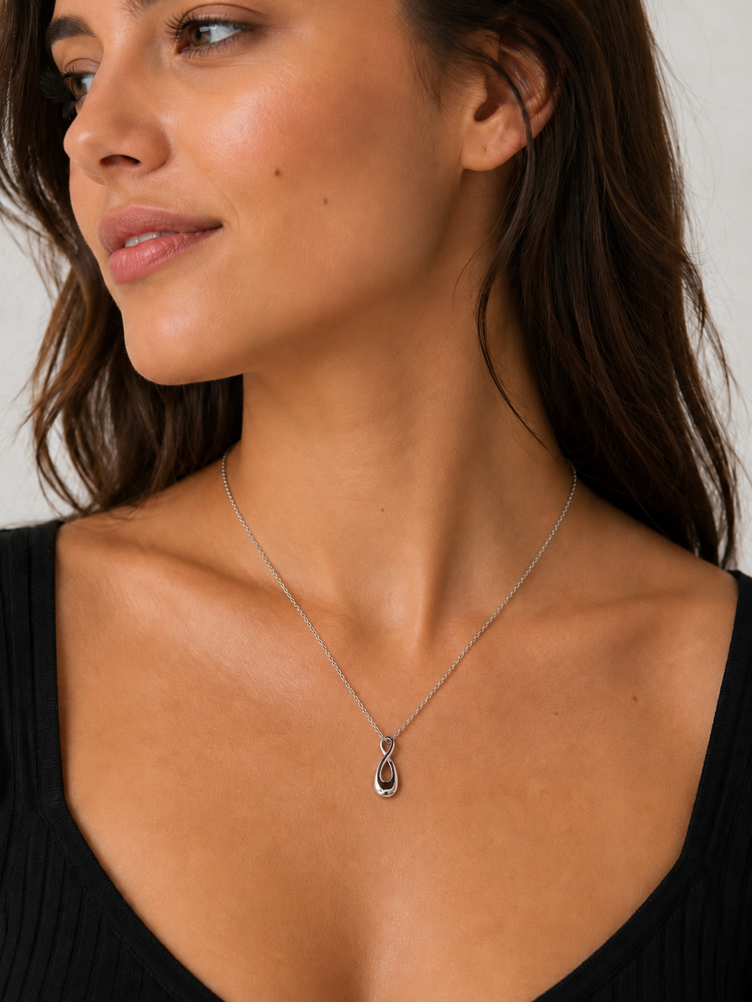 Personalised Infinity Ashes Necklace – Memorial Urn Jewellery