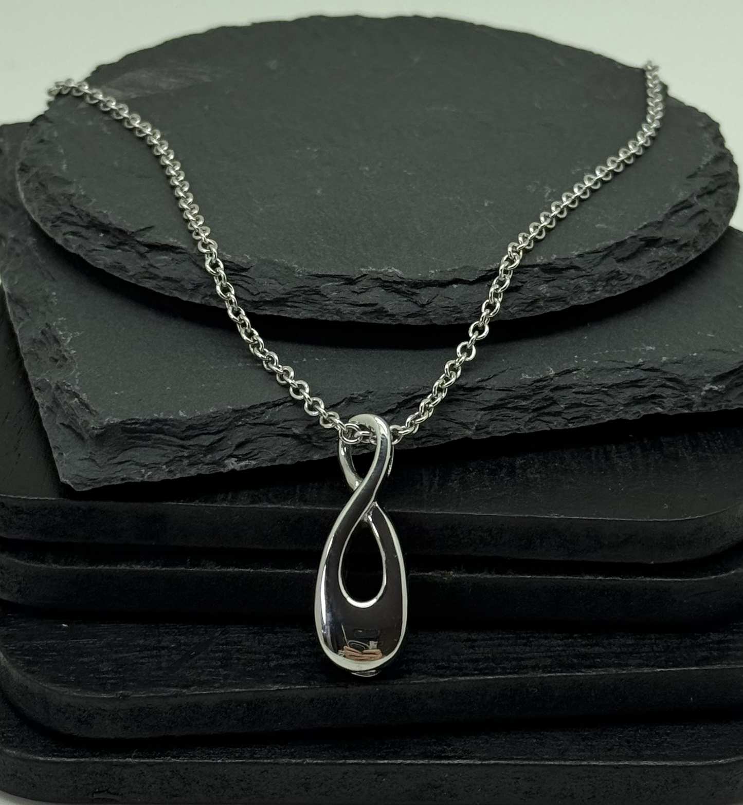 Personalised Infinity Ashes Necklace – Memorial Urn Jewellery