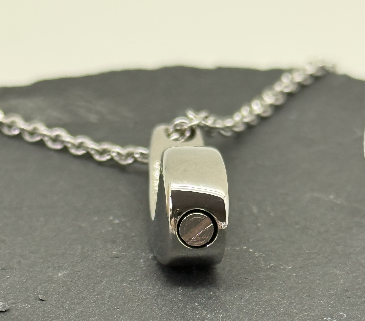 Personalised Infinity Ashes Necklace – Memorial Urn Jewellery