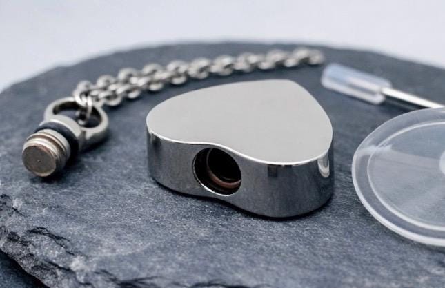 Personalised Heart Ashes Necklace – Memorial Keepsake Urn Jeweller